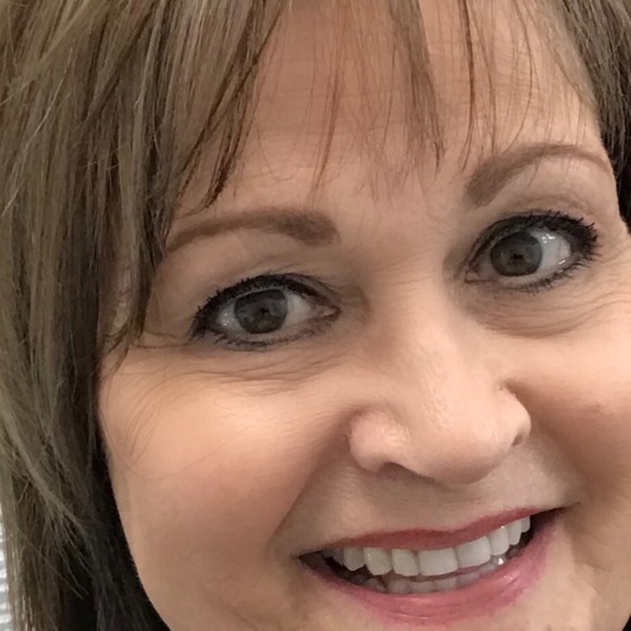 Meet your Posher, Kathy - Picture 1 of 1